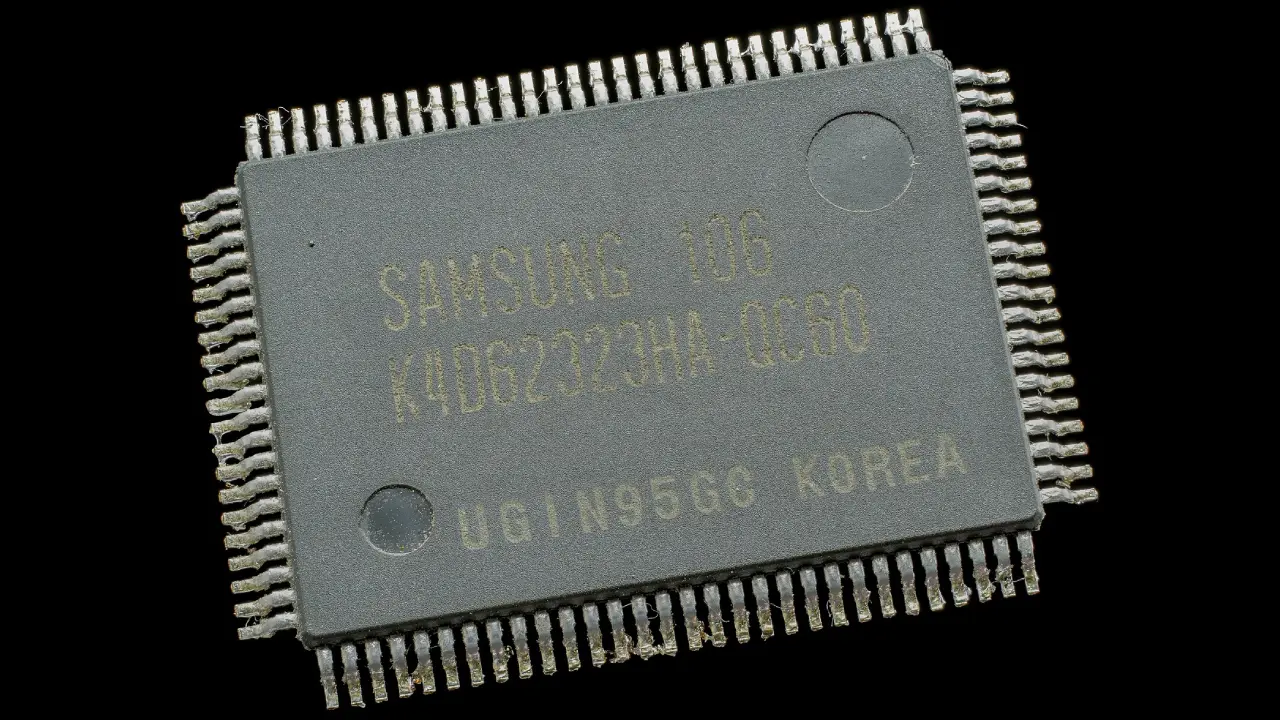 اولین حافظه رم Samsung DDR SDRAM